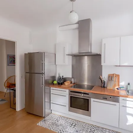 Bel Bourgeois Au Centre-ville De